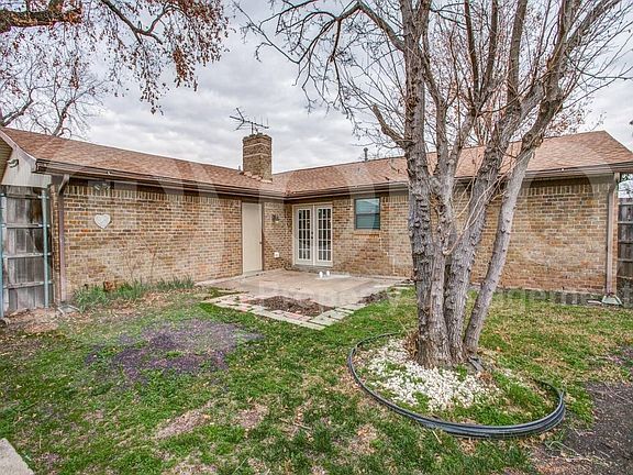 2nd image of 1021 Brookshire Cir