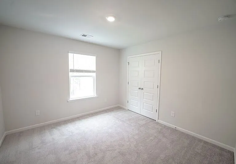 225 Lillian St — Photo 26