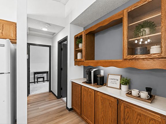 4th image of 14025 44th Pl N APT 4