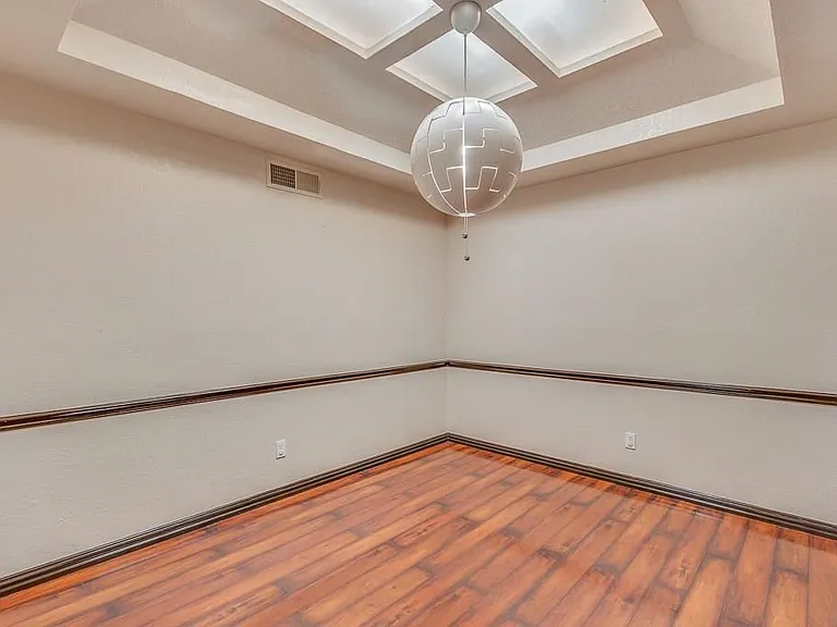 1209 Wind Ridge Dr — Photo 17
