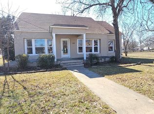 616 E 9th St, Coleman, TX 76834