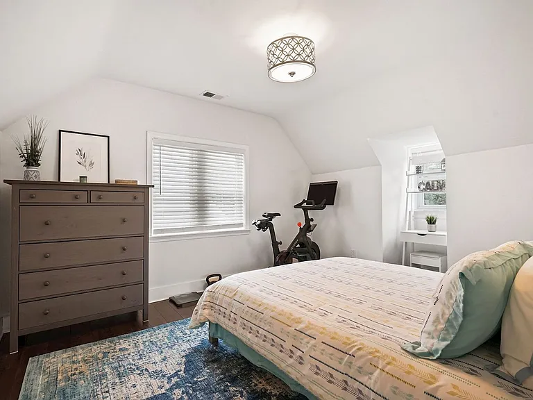2410 S Dakota Ave NE — Photo 37