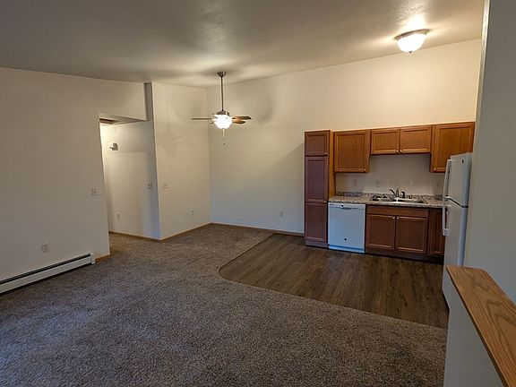 2nd image of 516 McEvoy St #4