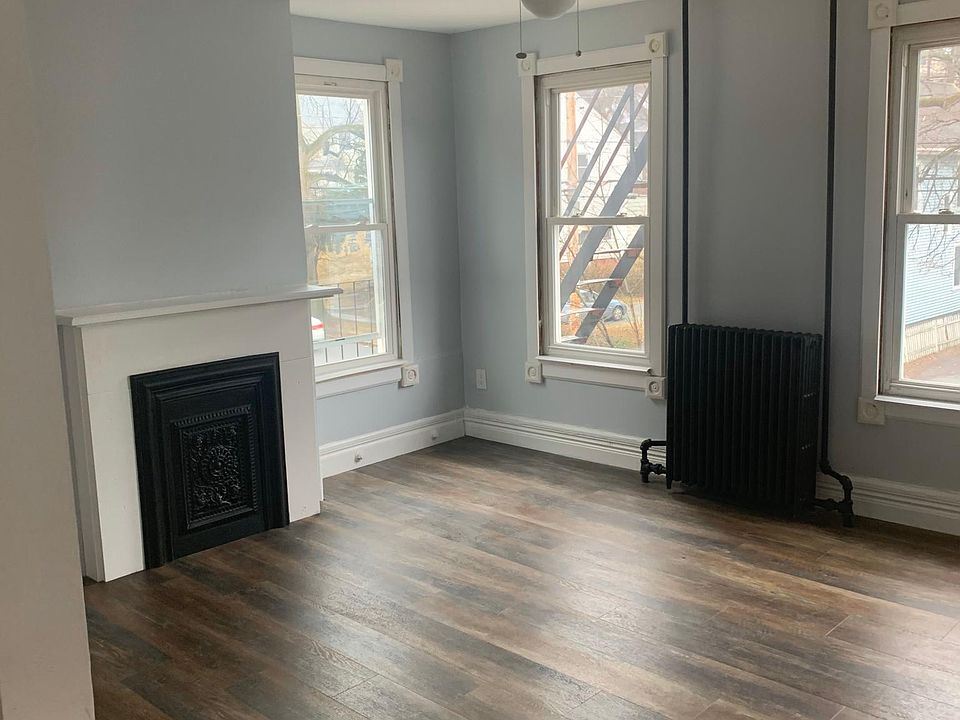 2nd image of 128 S Cherry St APT 2