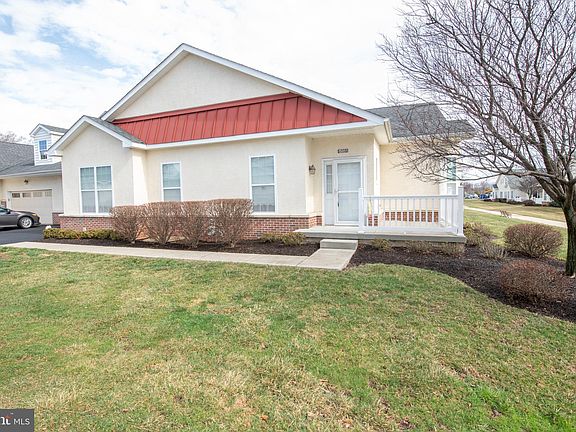 2nd image of 15051 Dahlia Dr