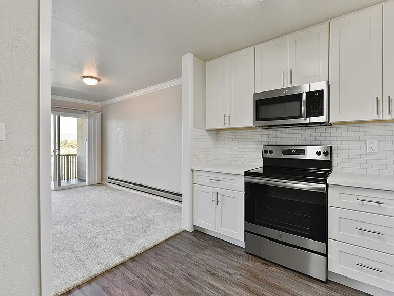 2465 Shoreline Dr — Photo 17