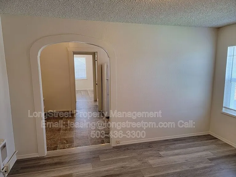 205 NW Kings Blvd #11 — Photo 6