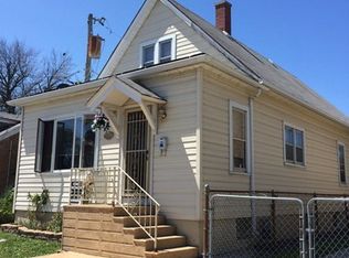 1332 Victoria Ave, North Chicago, IL 60064