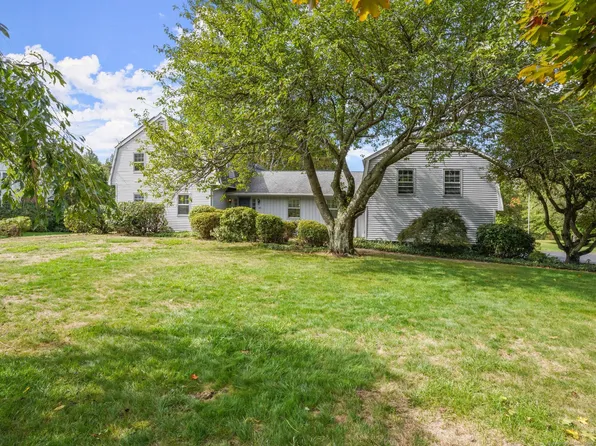 43 Dogwood Lane, Trumbull, CT 06611