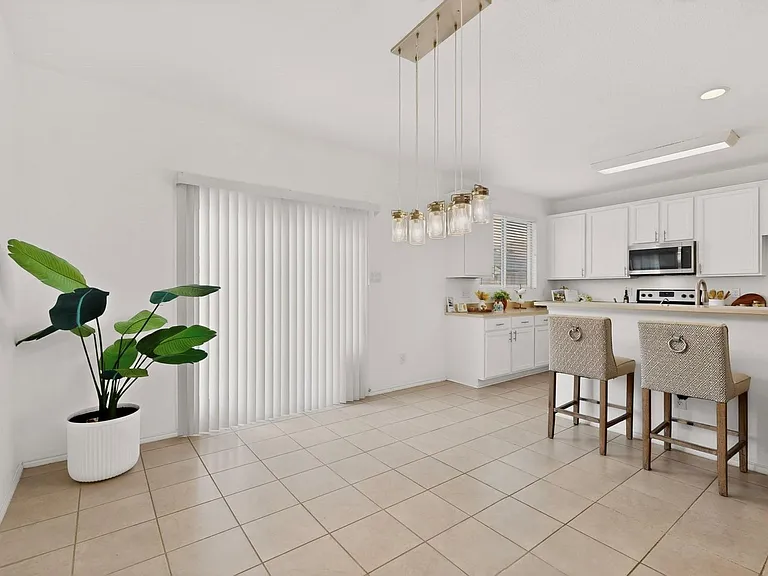 6212 Topsail Dr — Photo 10