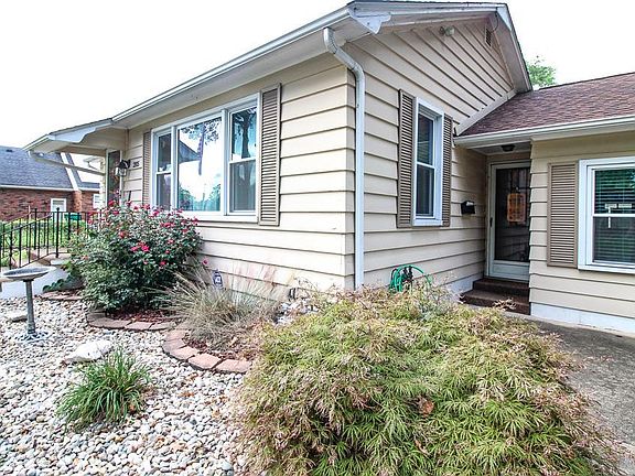 3rd image of 2105 Cottage Ave