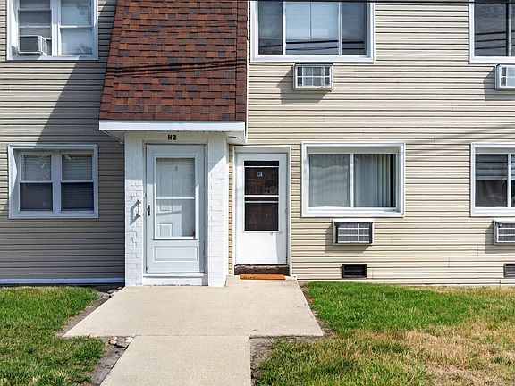 2nd image of 4901 Harbor Beach Blvd #H-1