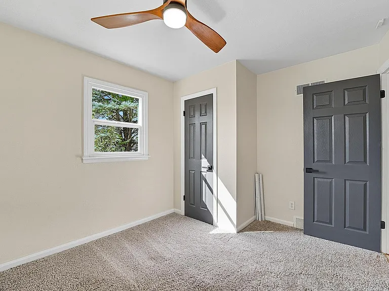 3605 SW Pryor Rd — Photo 9