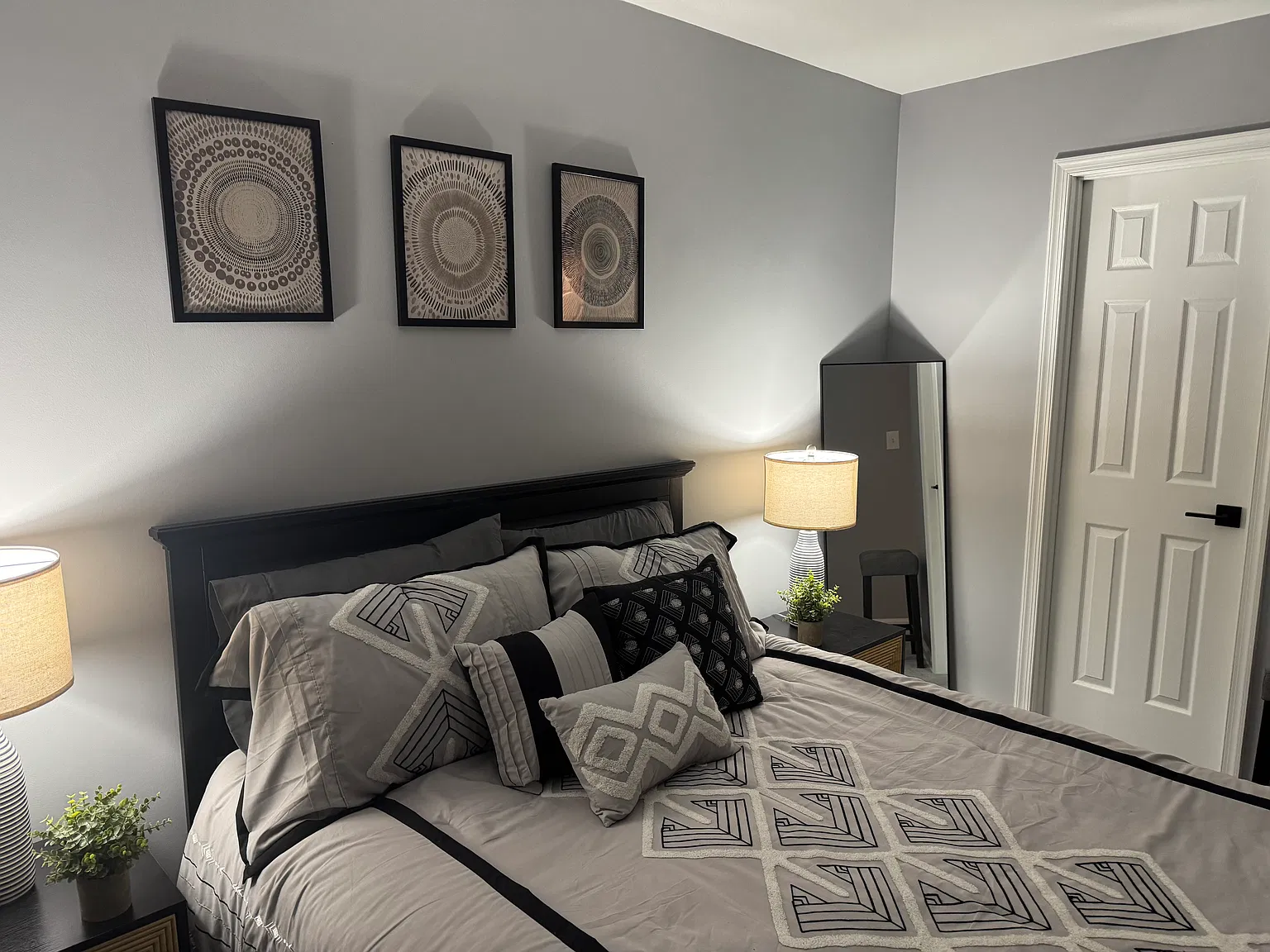 1 bed, 950 sqft, $1,900 — Photo 4