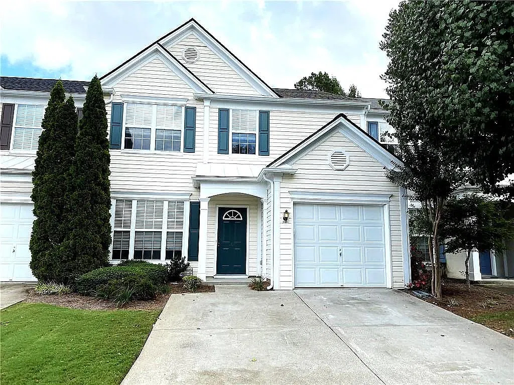 3 bed, 2.5 bath, 1642 sqft, $2,100 — Photo 1