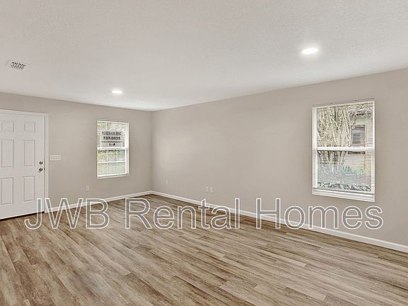 5th image of 8008 W Railroad Ave