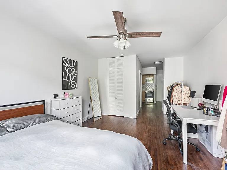 229 E 29th St #5C — Photo 3