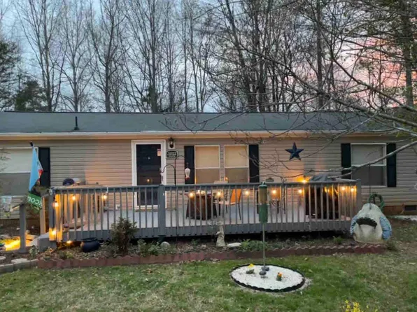 88 Floyd Blackwell Rd, Tryon, NC 28782