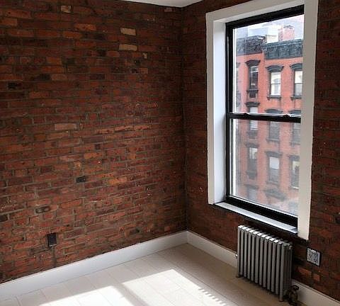 3rd image of 190 Avenue B Frnt 1