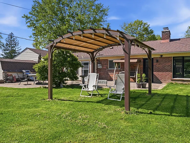 16195 Madoline St — Photo 37