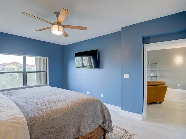100 Uno Lago Dr #402 — Photo 17