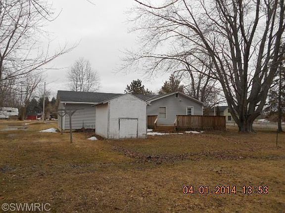 4th image of 2939 S Shore Dr