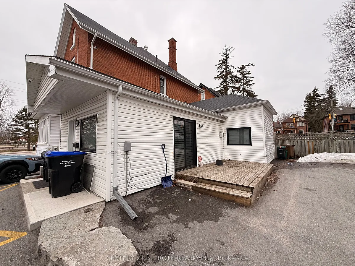 Building Photo - 109 Toronto St #BACK