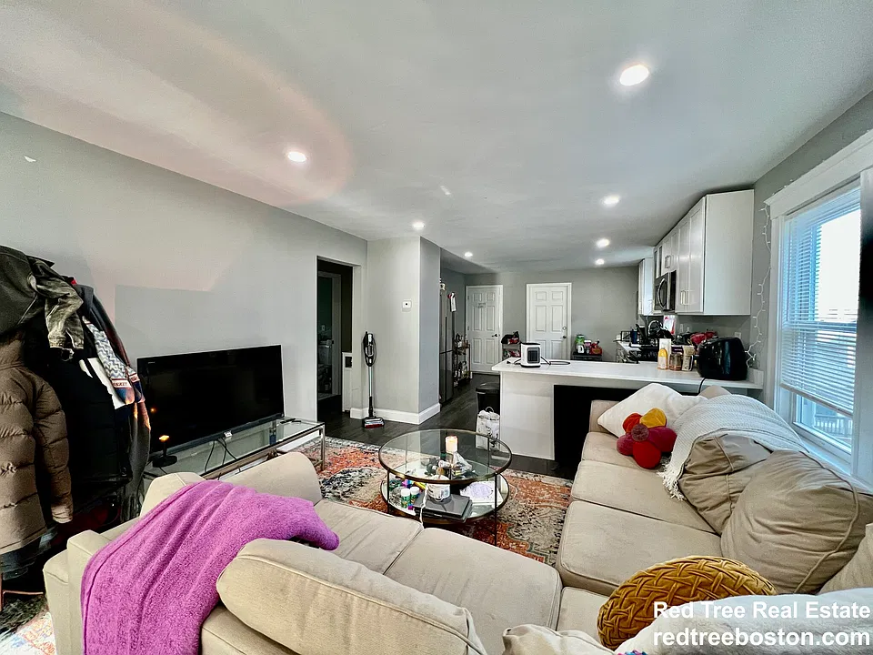 159 Hillside St #2