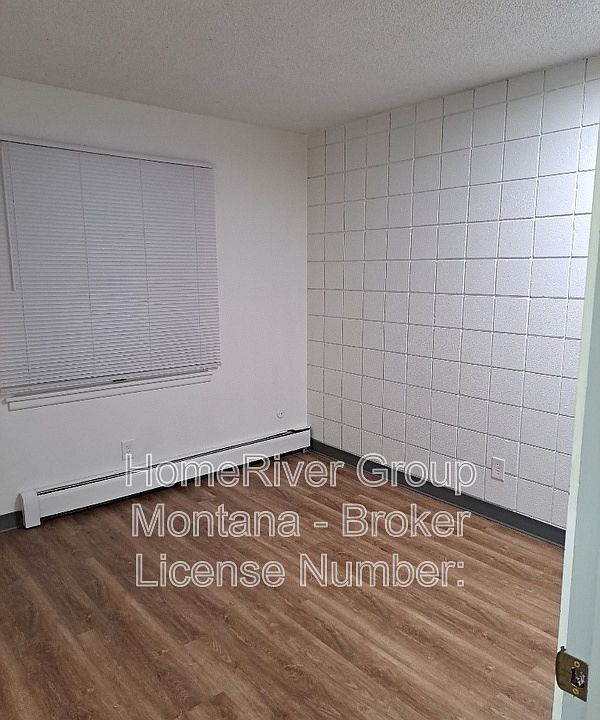 1st image of 707 SW Higgins Ave APT 208
