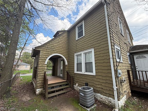 2nd image of 918 Frederick Blvd