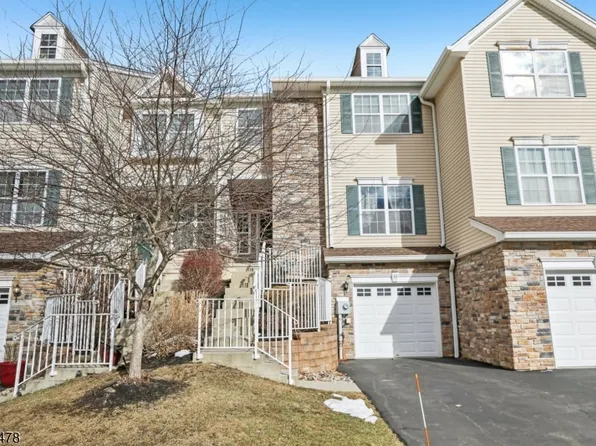33 Lamerson Cir, Mount Olive Twp., NJ 07828
