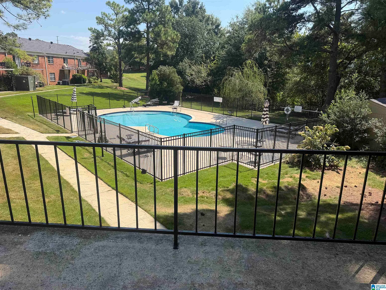 1 bed, 1.0 bath, $1,200 — Photo 2