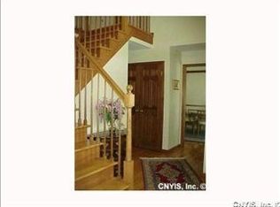 8514 Chippendale Cir, Manlius, NY 13104