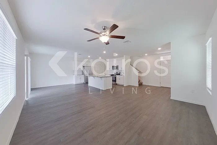 4 bed, 2.5 bath, 2007 sqft, $2,175 — Photo 2