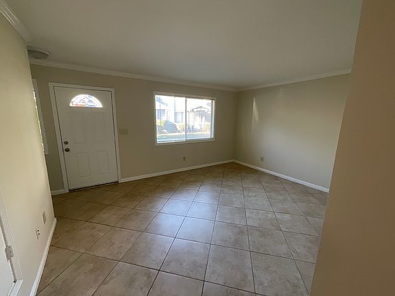 3rd image of 581 Groth Dr