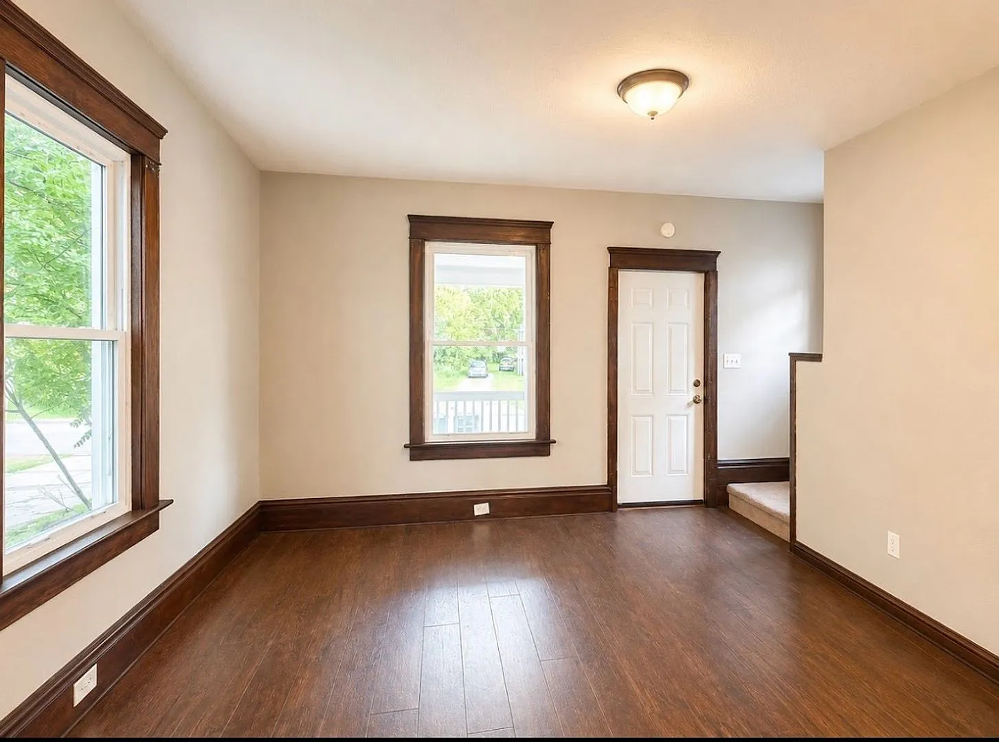 3 Bedroom 1 Bathroom single family Home for Rent — Photo 3