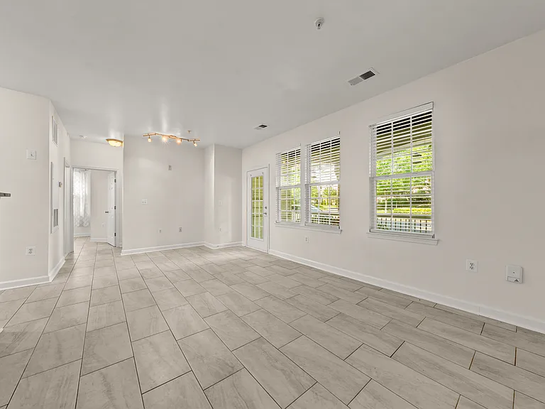 42537 Rockrose Sq #101 — Photo 5