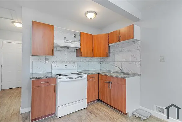 3402 Jeffries St #B — Photo 6