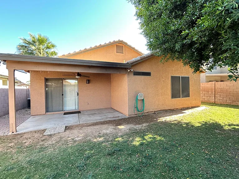 11418 W Cambridge Ave — Photo 19