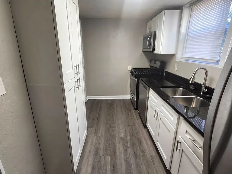 5 Burbank Dr SW #B — Photo 4