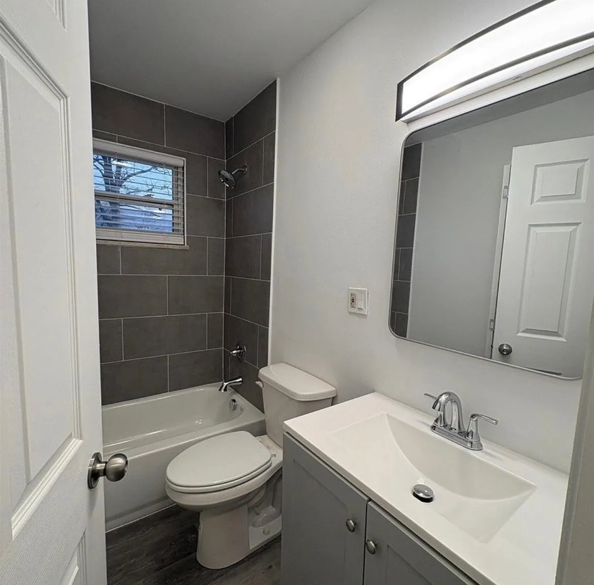 Spacious 2 Bed / 1 Bath on Wright Avenue in Little Rock, AR! — Photo 2
