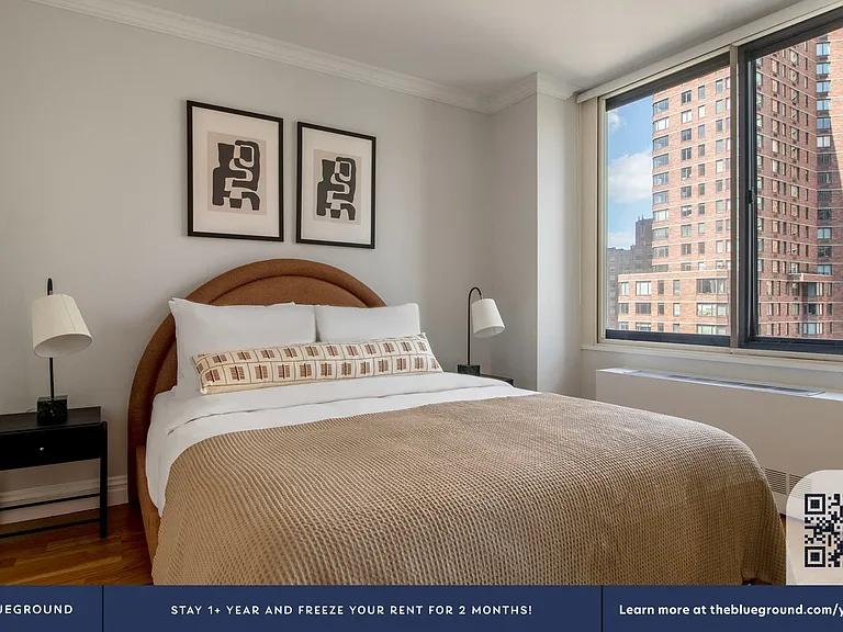 235 W 48th St #23M — Photo 11