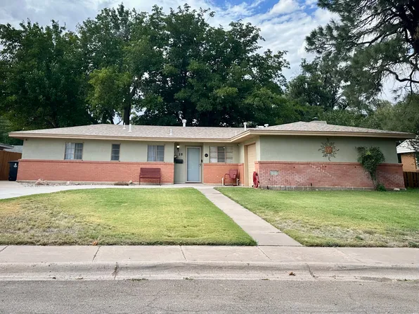 28 Forest Dr, Roswell, NM 88203