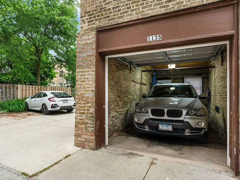 1135 W Farwell Ave — Photo 13