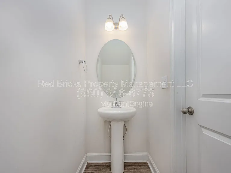 630 Cypress Glen Ln — Photo 12