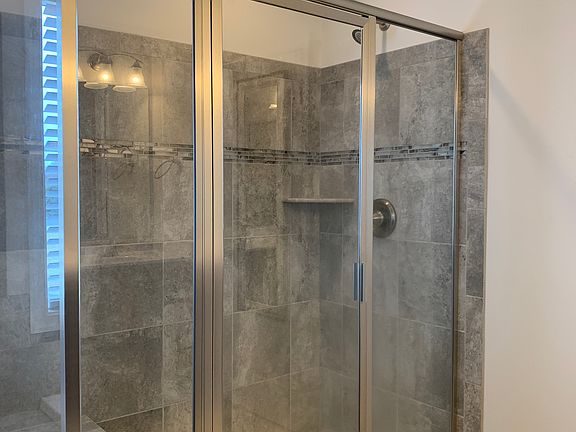 4th image of 18 Hartwood Landing Ln