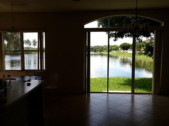 4th image of 3730 SW 51st St