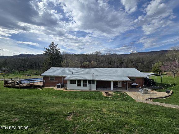 4th image of 1765 Sugar Run Rd