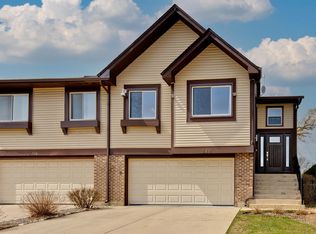 526 Commanche Trl, Wheeling, IL 60090