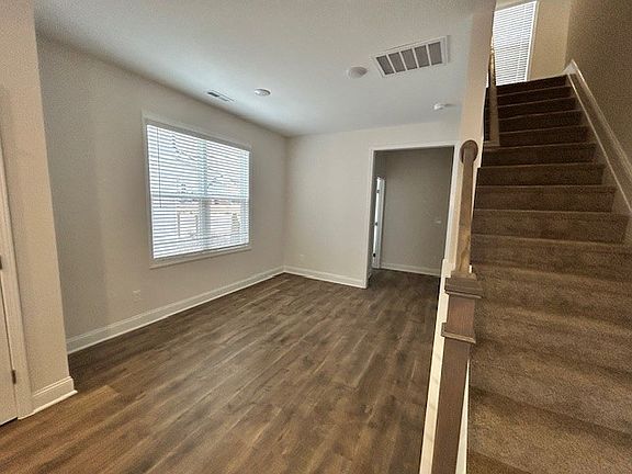 4th image of 80 Favre St